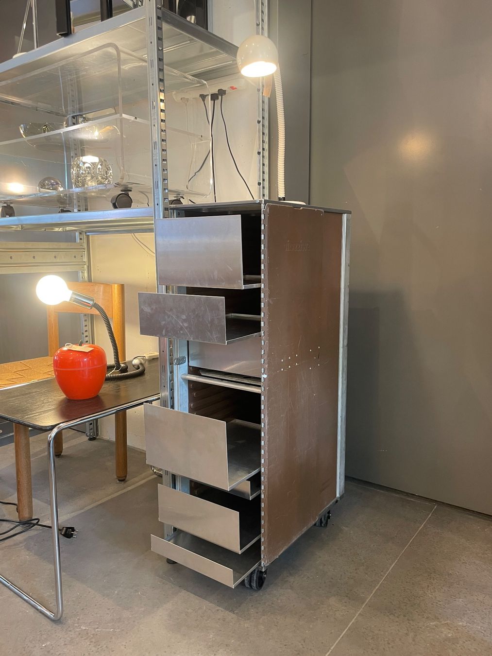 Swissair Altro in Aeronautica: Swissair Trolley braun – Usato da Zürich venduto da starch.studio 3
