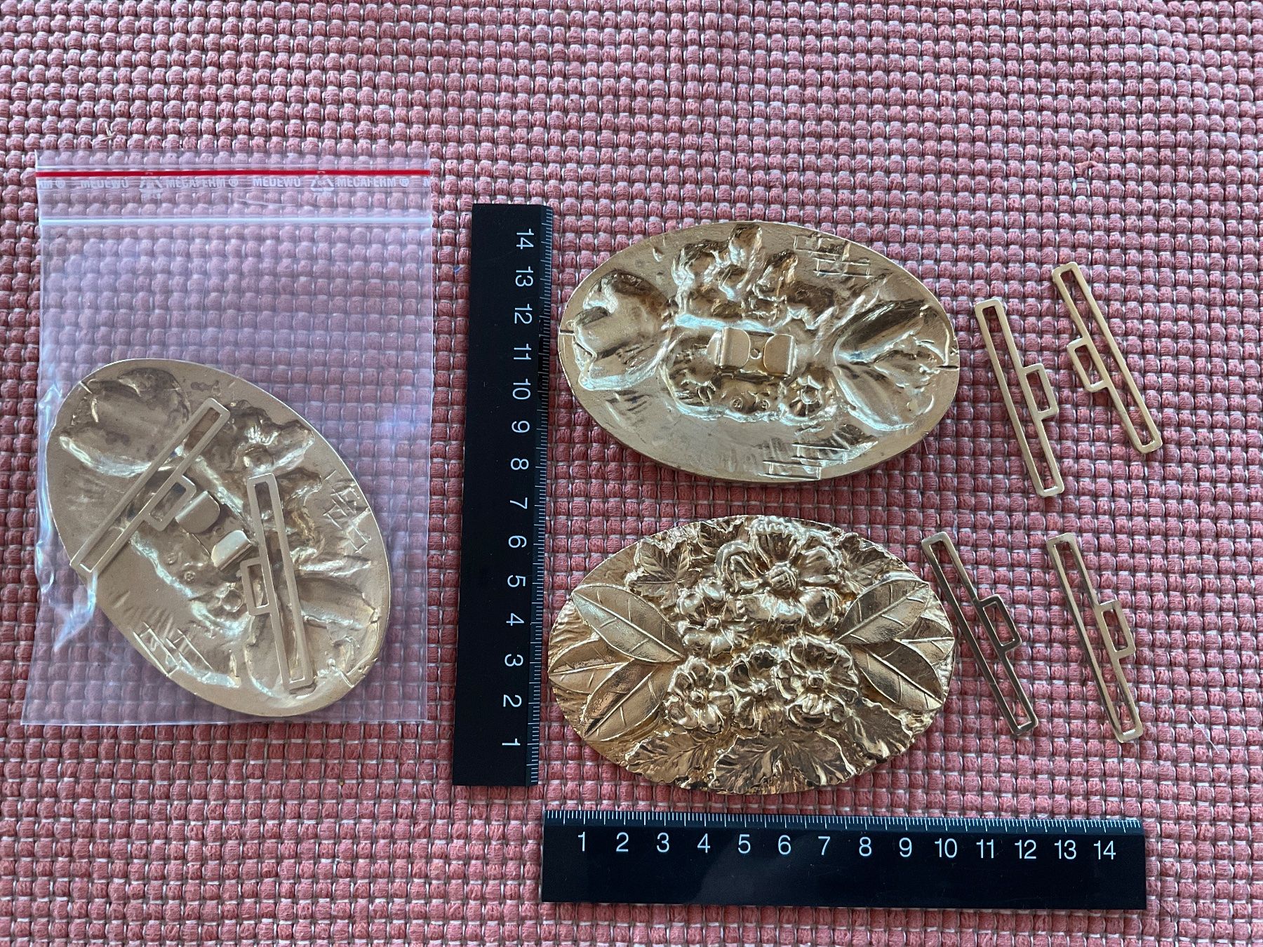 Fibbie per cinture: 3 Gürtelschnallen mit Blumen Motiv – Usato da Rümlang venduto da euqinom16
