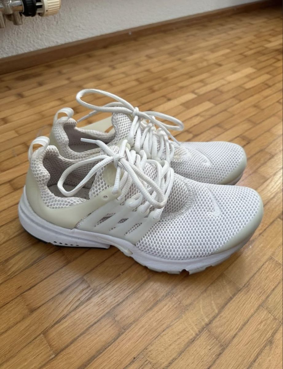 Nike Scarpe da uomo: Nike Sneakers in der Grösse 40 – Usato da Jona venduto da Lulu3105