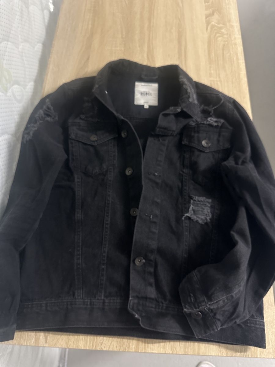 Giacche: Schwarze Jeansjacke von Redefined Rebel – Usato da Grüningen venduto da Sidik.secic