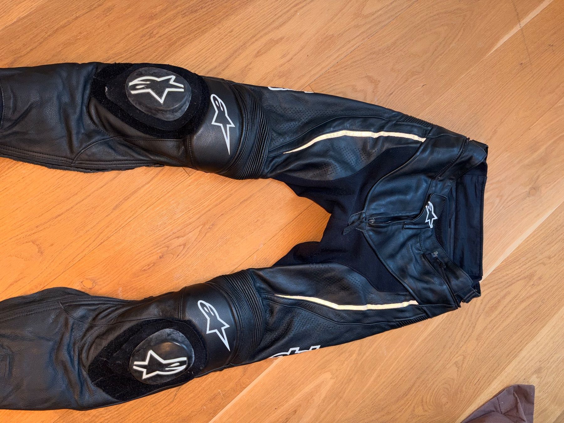 Alpinestars Pantaloni: Alpinestars Track Leather Pants – Usato da Basel venduto da leu_5gtn