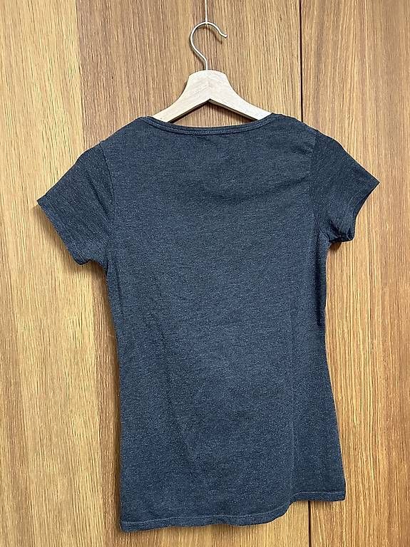 Primark T-shirt: dunkelgraues T-Shirt – Usato da Gais venduto da T_iziana 1