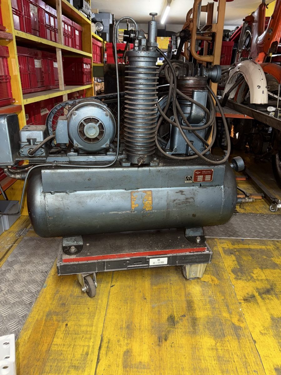 Kompressoren: Druckluftkompressor – Gebraucht aus Brittnau von firefly68 1