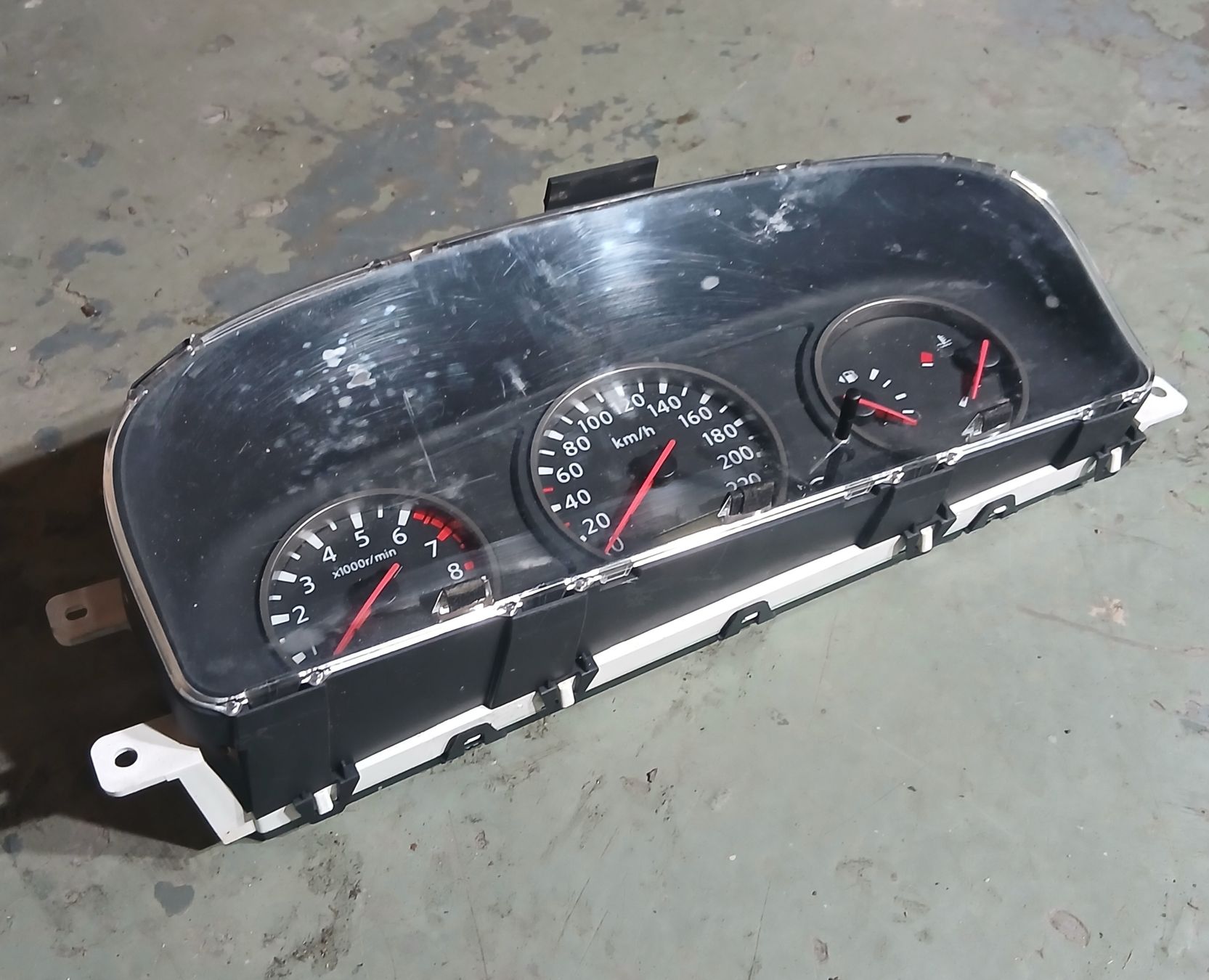 Nissan Alle Autoersatzteile: Compteur Nissan XTrail 2001-2007 – Gebraucht aus la heutte von Auto-stock