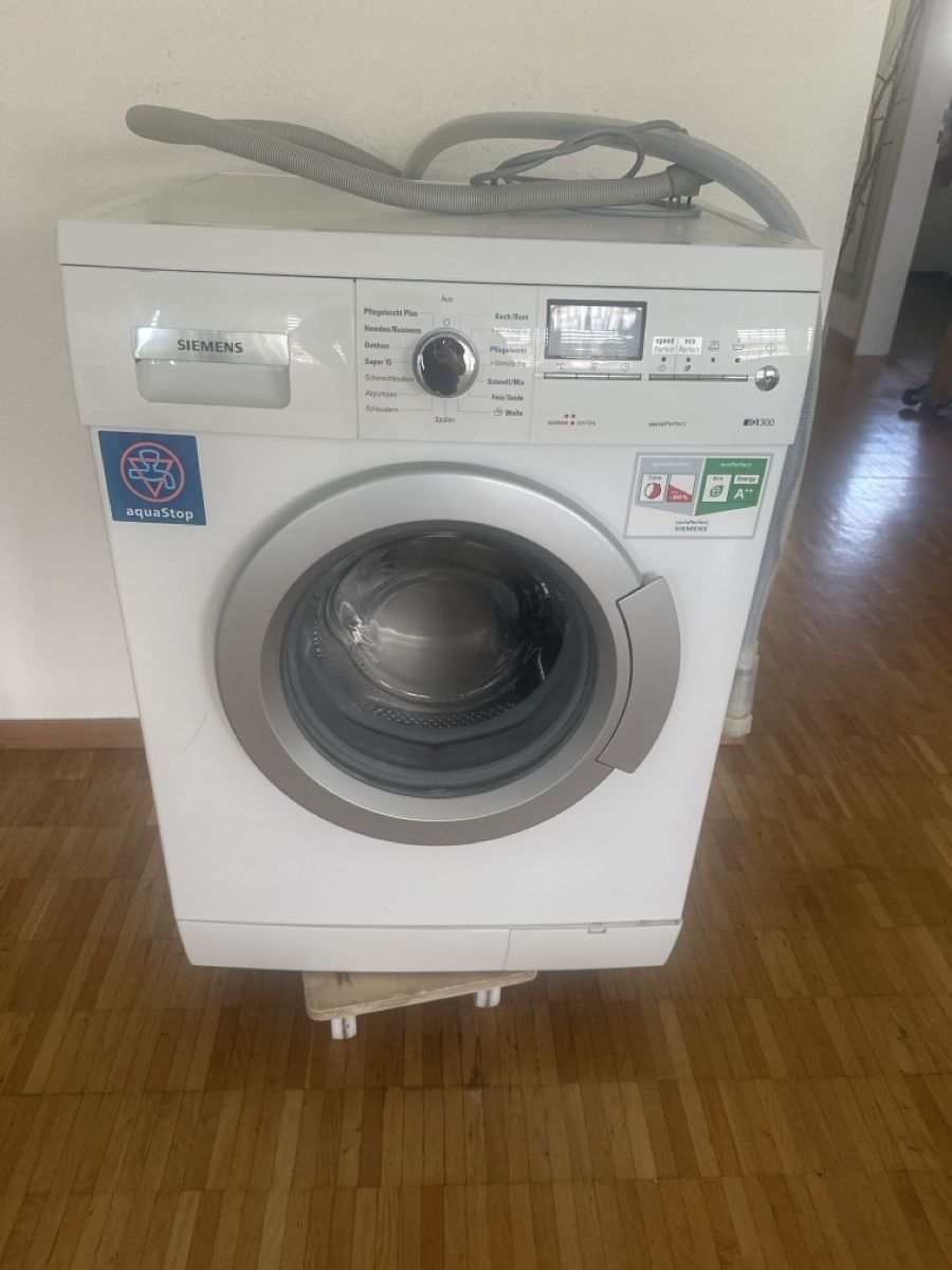 Siemens Lavatrici: Siemens Waschmaschine A+++ – Usato da Rapperswil SG venduto da kat_rw8q