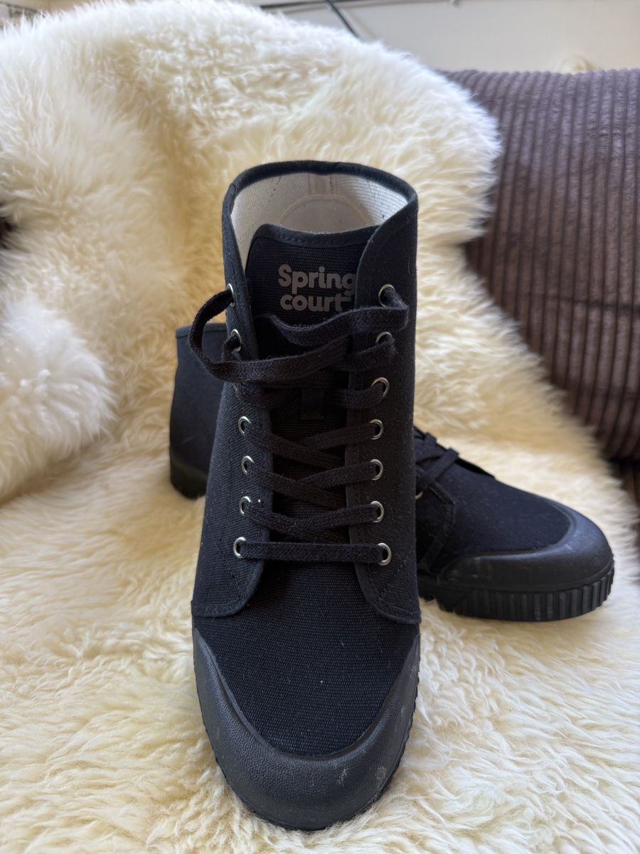 Scarpe da uomo: Spring Court B2 Canvas Schuhe, Schwarz, Grösse 45 – Nuovo (secondo la descrizione) da Biel/Bienne venduto da lichterhoh 1