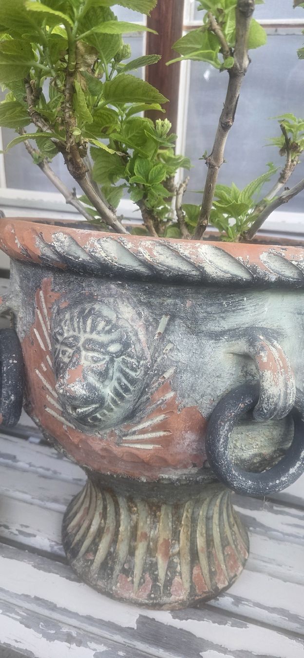 Vasi per fiori: 2 antike Löwenkopf Ton Töpfe – Usato da Kaufdorf venduto da Nati-Nati 1
