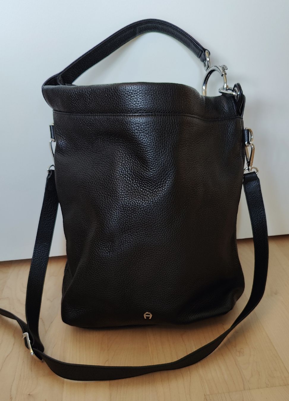 Aigner Borse da donna: AIGNER Ledertasche schwarz – Usato da Bolligen venduto da Mumpi