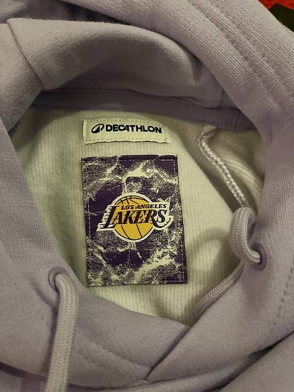 Maglioni & Felpe: Lakers Pullover Violett  – Nuovo e nell'imballaggio originale da Oberwil BL venduto da wanndann 2