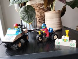 Racing team Turbo Lego, con furgone e moto da corsa