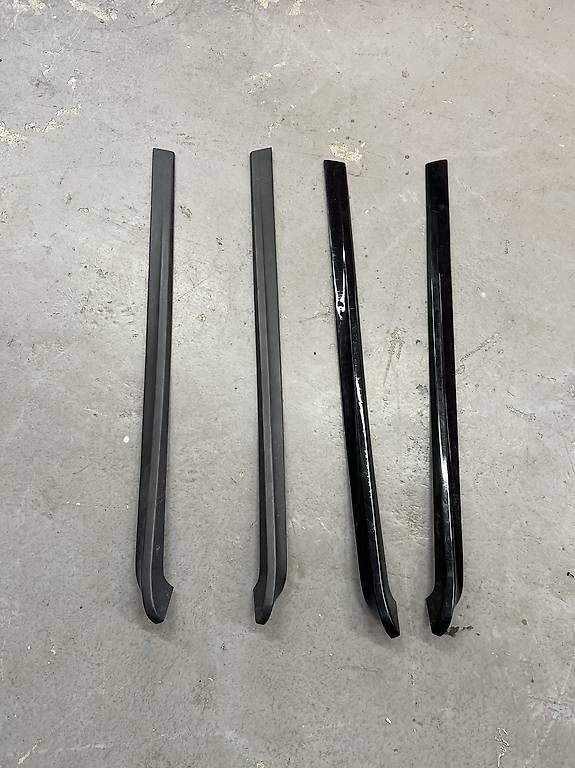 Tutti pezzi di ricambio auto: Plastiche laterali Alfa Romeo 75 – Usato da Camorino venduto da wen_jb9w