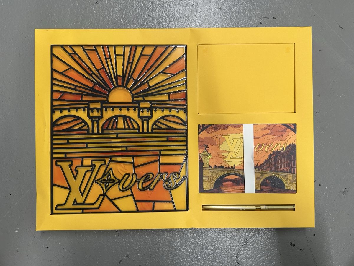 Louis Vuitton Penna & Evidenziatori: Louis Vuitton Lovers Schreib Set Stift und Postkarten – Nuovo (secondo la descrizione) da Oetwil am See venduto da ani_7x9l