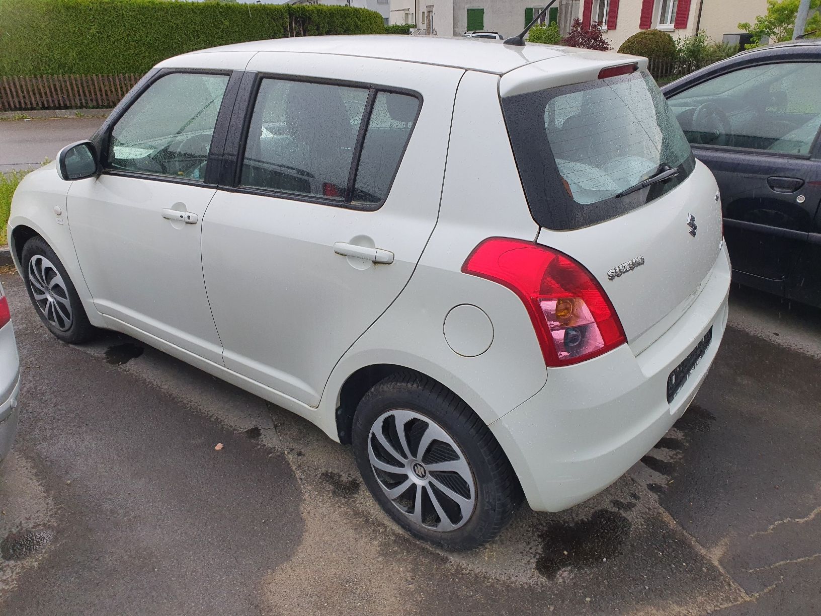 Suzuki Automobili: Suzuki swift 4x4 Klima  – Usato da uznach venduto da V.G75 1
