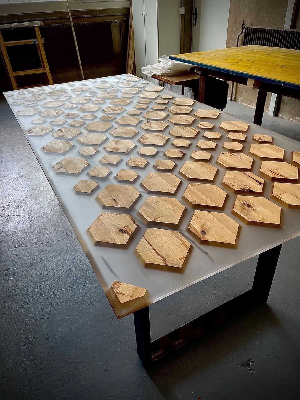 Tables: Esstisch Epoxy – Neuf avec emballage d'origine à Bellach par Eymi05 4