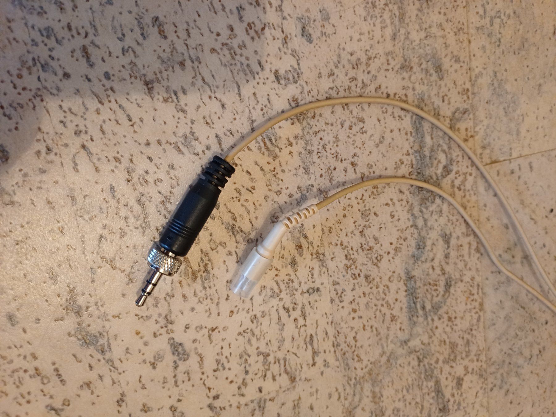Sennheiser Microfoni: Sennheiser HSP 4 Kabel – Usato da Bärau venduto da rmtechnics 1