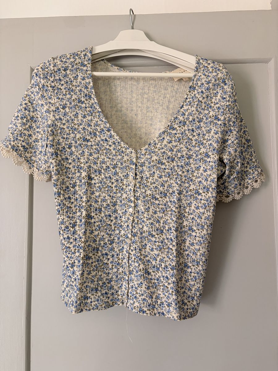 Sezane T-Shirts: Sézane Shirt Blumenmuster Grösse S – Neu (gemäss Beschreibung) aus Zürich von 28881084 1