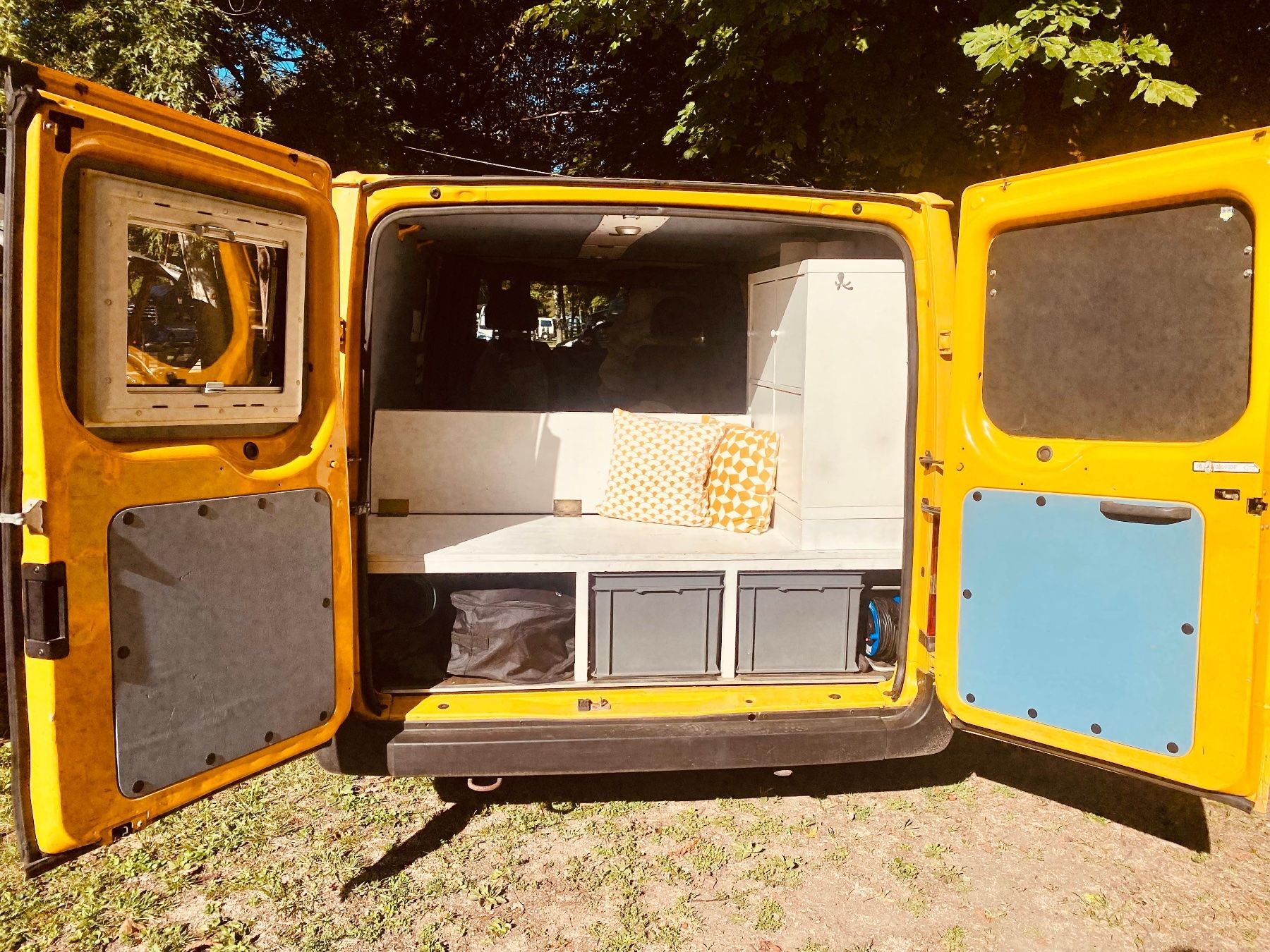Ford Véhicules de camping: Camper Ford Transit 280S, 2003 – D'occasion à Zürich par Lili_ 5