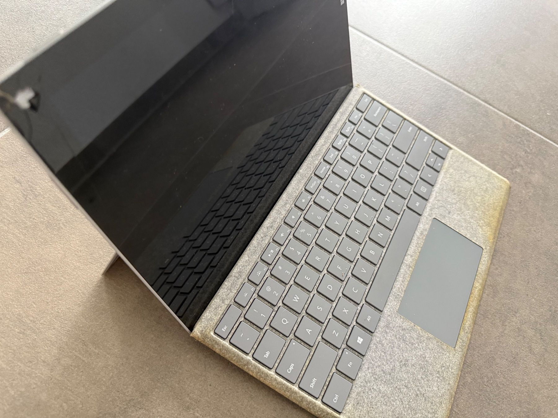 Microsoft Notebook: Microsoft Surface Pro 3 Laptop mit Riss – Usato da Watt venduto da emak9 1