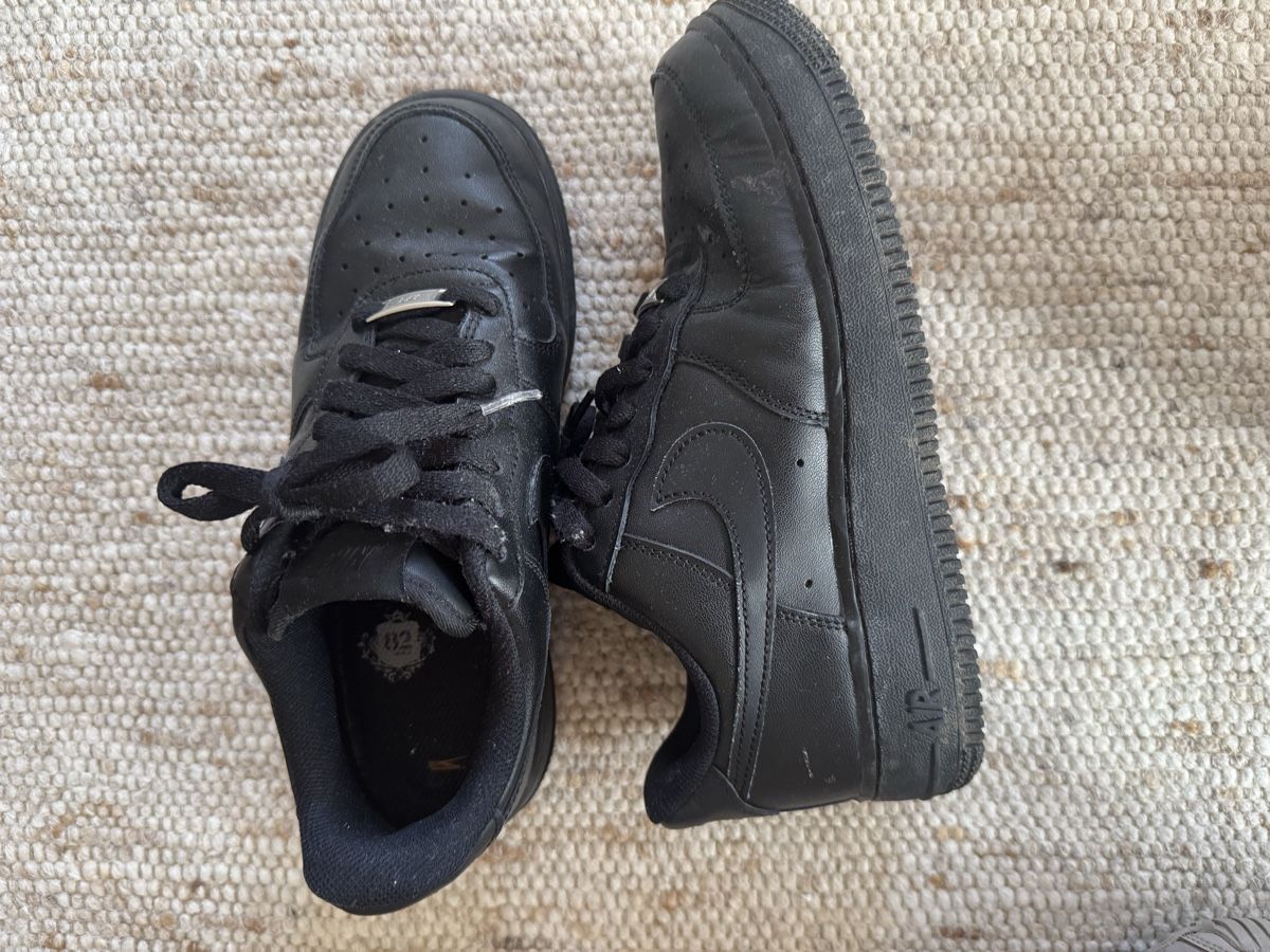 Nike Scarpe da uomo: Air Force 1 Schwarz  – Usato da St. Gallen venduto da fraurose