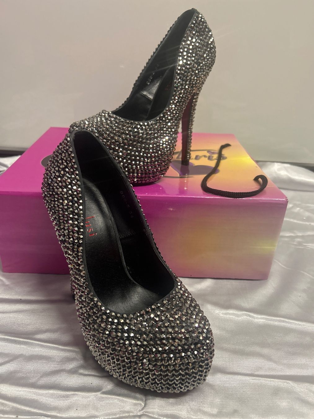 Damenschuhe: Plateau Pumps mit Strasssteinen Gr 34 Ne – Neu und originalverpackt aus Regensdorf von Spyke55