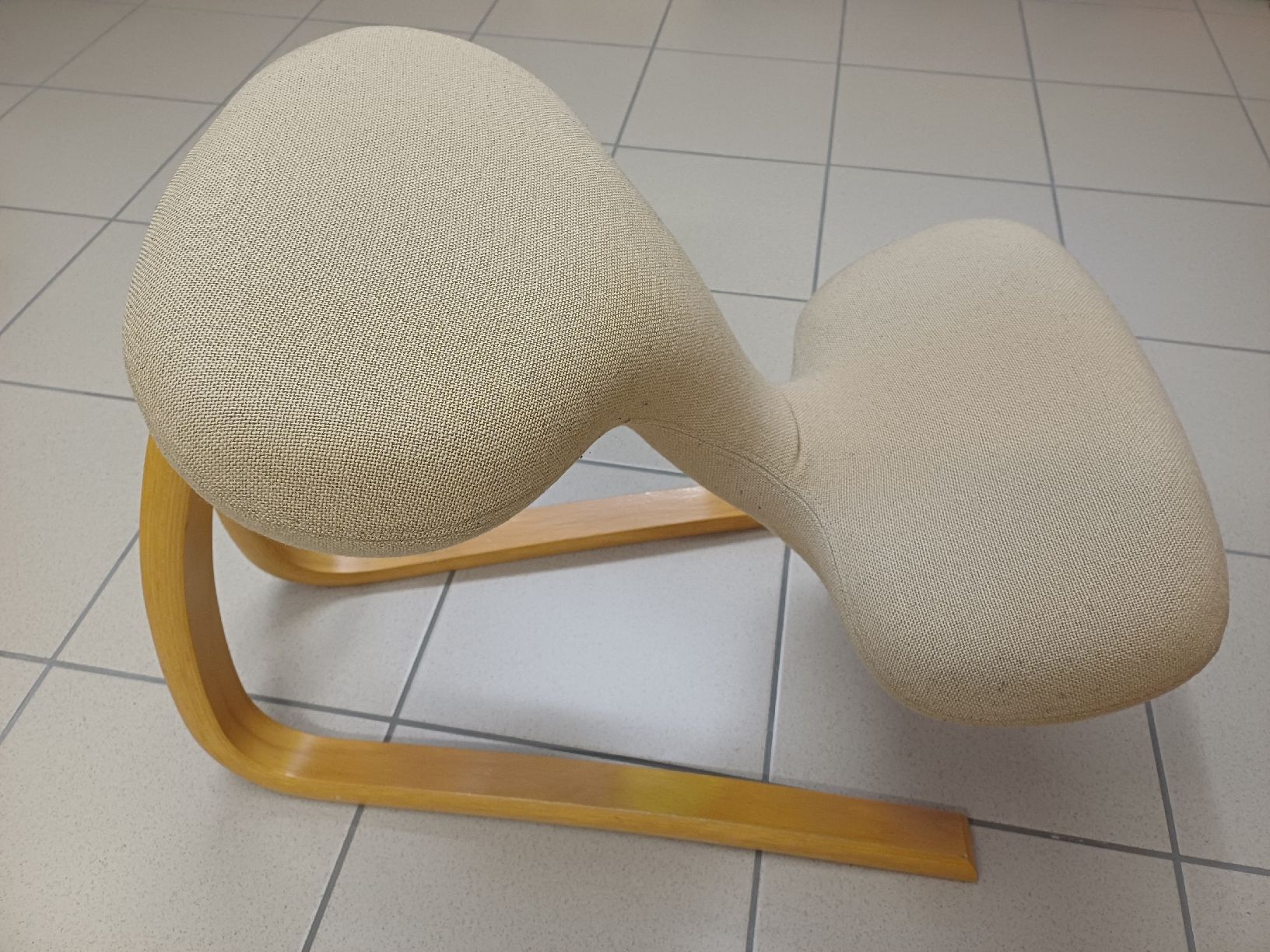Sedie: Balans Kniestuhl beige gebraucht – Usato da Möhlin venduto da febumo 2