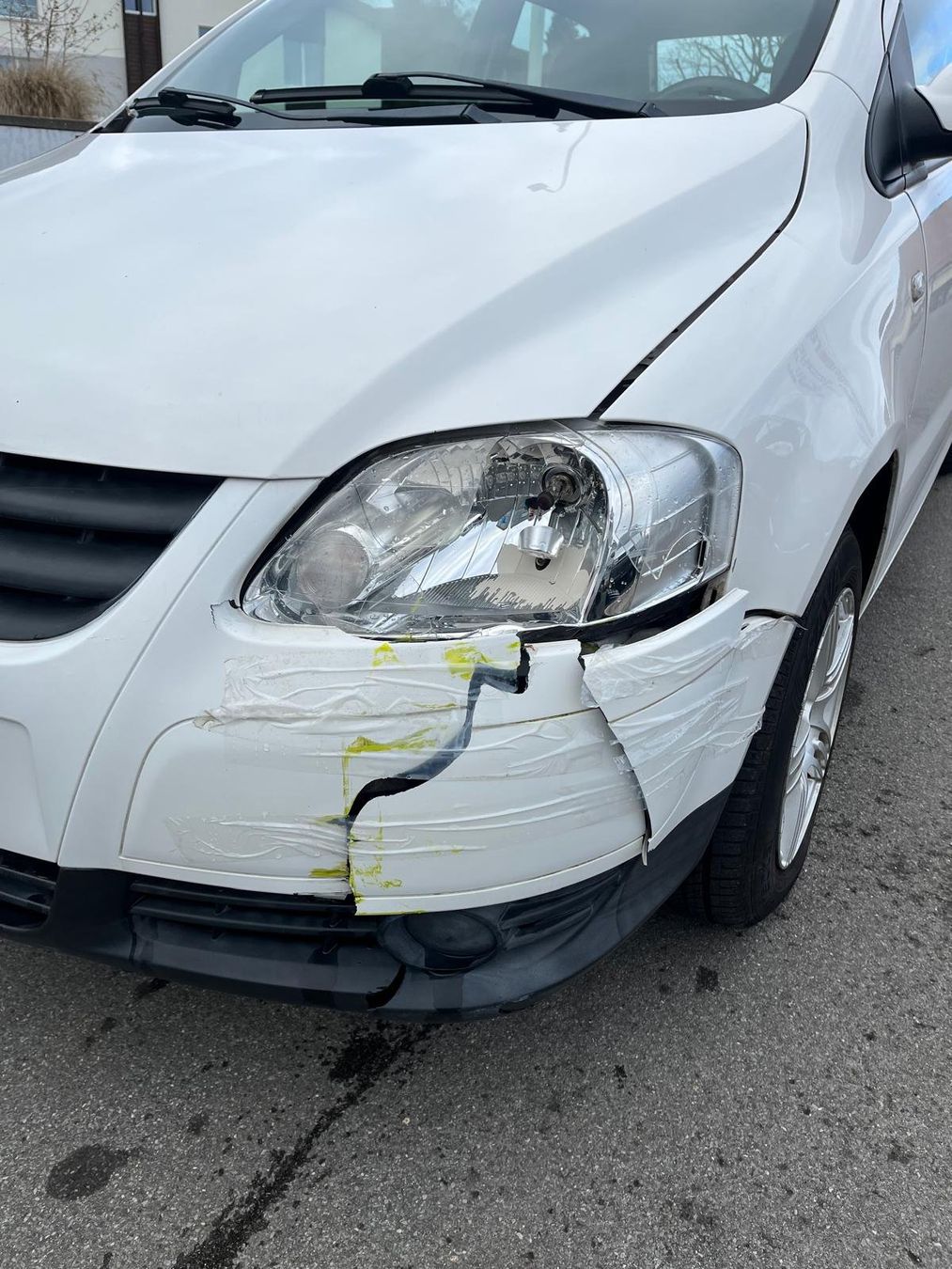 VW Autos: VW Fox 1.2 – Defekt aus Wolfhalden von  5