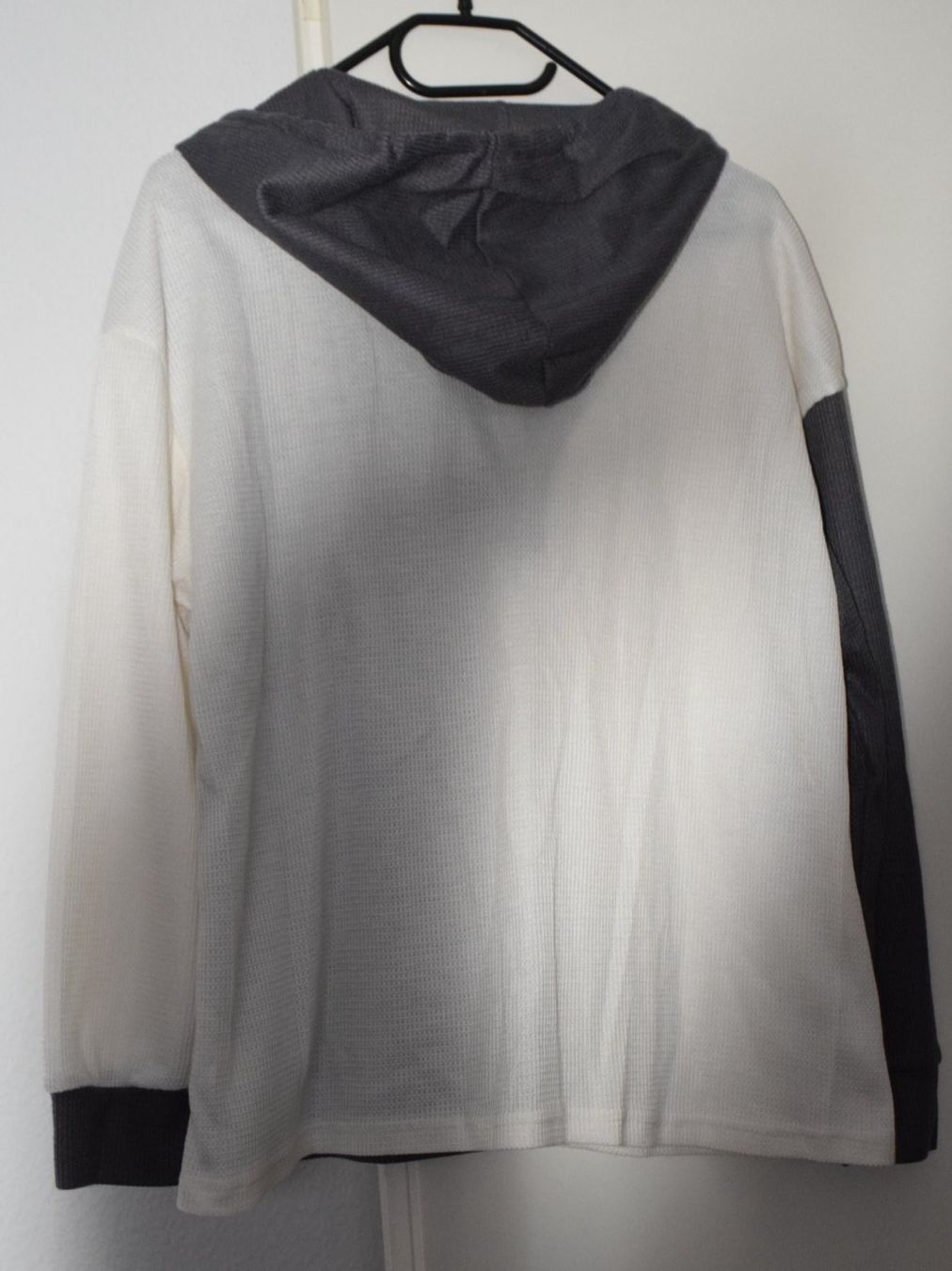 Maglioni & Felpe: Damen Kapuzenpullover mit Knopfleiste vorne Gr M/ L – Nuovo (secondo la descrizione) da Wetzikon ZH venduto da Wetzicardo25 4