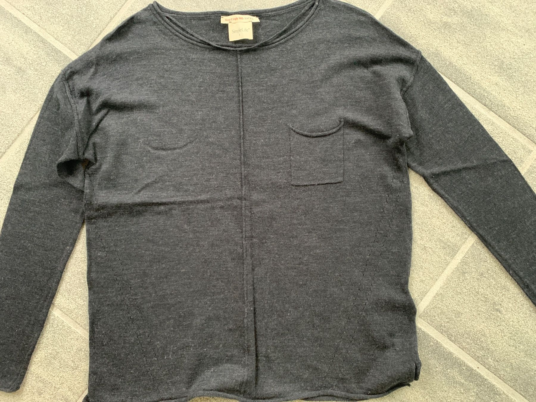 Pullover & Sweatshirts: Pullover – Gebraucht aus Eglisau von bfr_2dz2