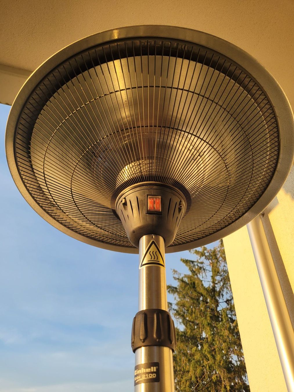 Einhell Radiatori: Einhell Halogenheizer/Heizpilz NHH 2100 – Usato da Uster venduto da 13smiley13 2