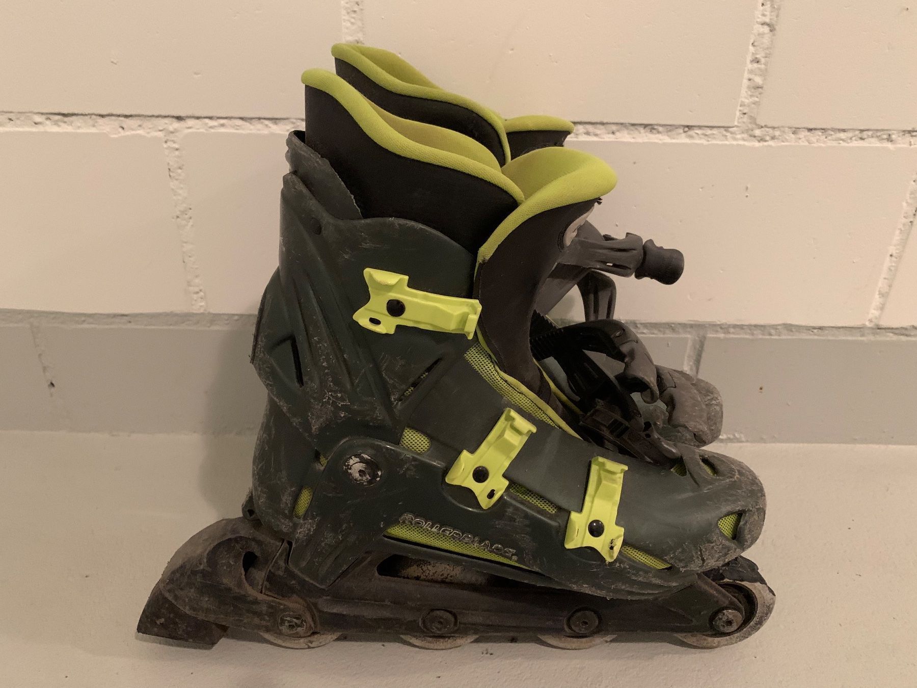 Pattini in linea & Pattini a rotelle: Inlineskates Grösse 40 (defekt) – Difettoso da Eschlikon TG venduto da 1.- 1