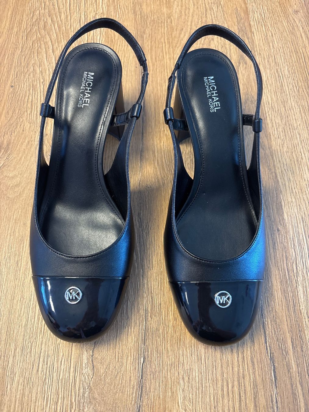 Michael Kors Damenschuhe: Michael Kors Slingback Pumps schwarz  US 9 – Gebraucht aus Bülach von ter_6jf8
