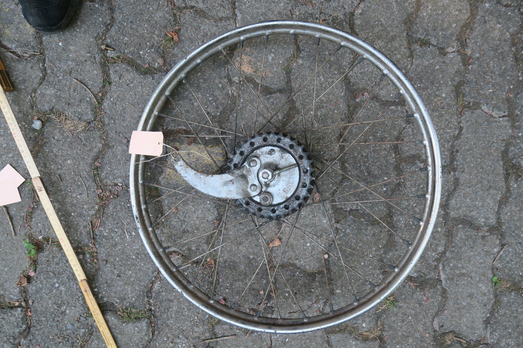Sachs Mofas: Mofa / Töffli Sachs 502 503 ? Hinterrad – Gebraucht aus Heimberg von Heimberg2010