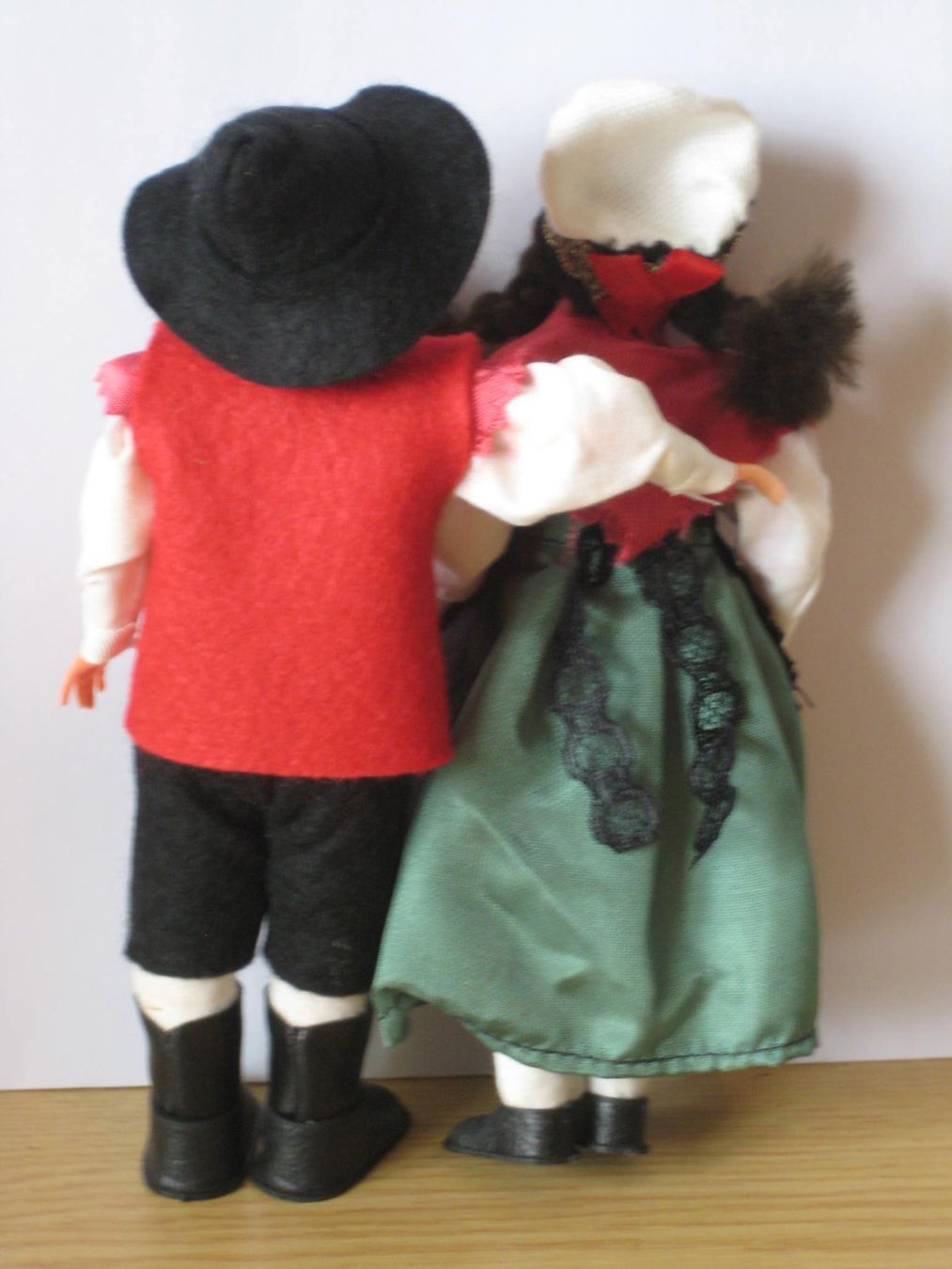 Bambole: Trachtenpuppen-Paar, Höhe ca. 17cm – Usato da Greifensee venduto da Janali01 1