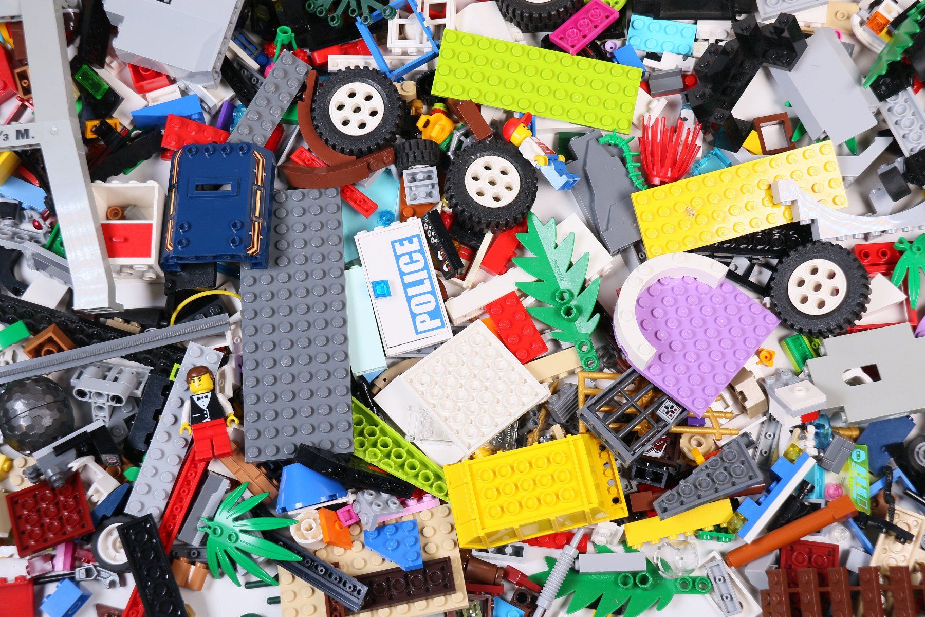 Lego Kit di costruzioni: 1.5 kg. Legoteile mit Minifiguren – Usato da Hettlingen venduto da Scholi99 1
