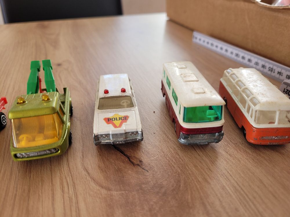 Spielzeug auto und Lastwagen zirka 40 jahre alt / A 5 4