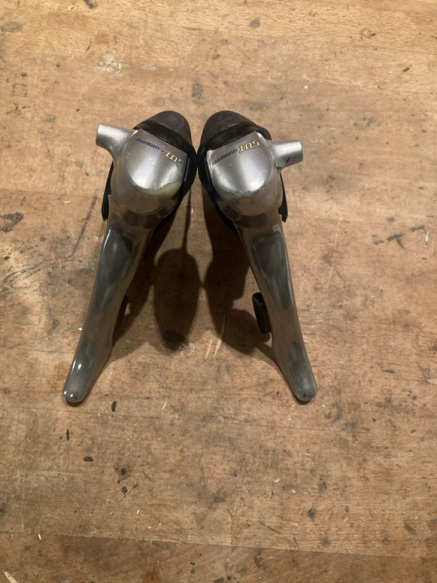 Shimano Pezzi di ricambio: Shimano 105 Schalthebel Bremshebel – Difettoso da Münchenstein venduto da Coma5