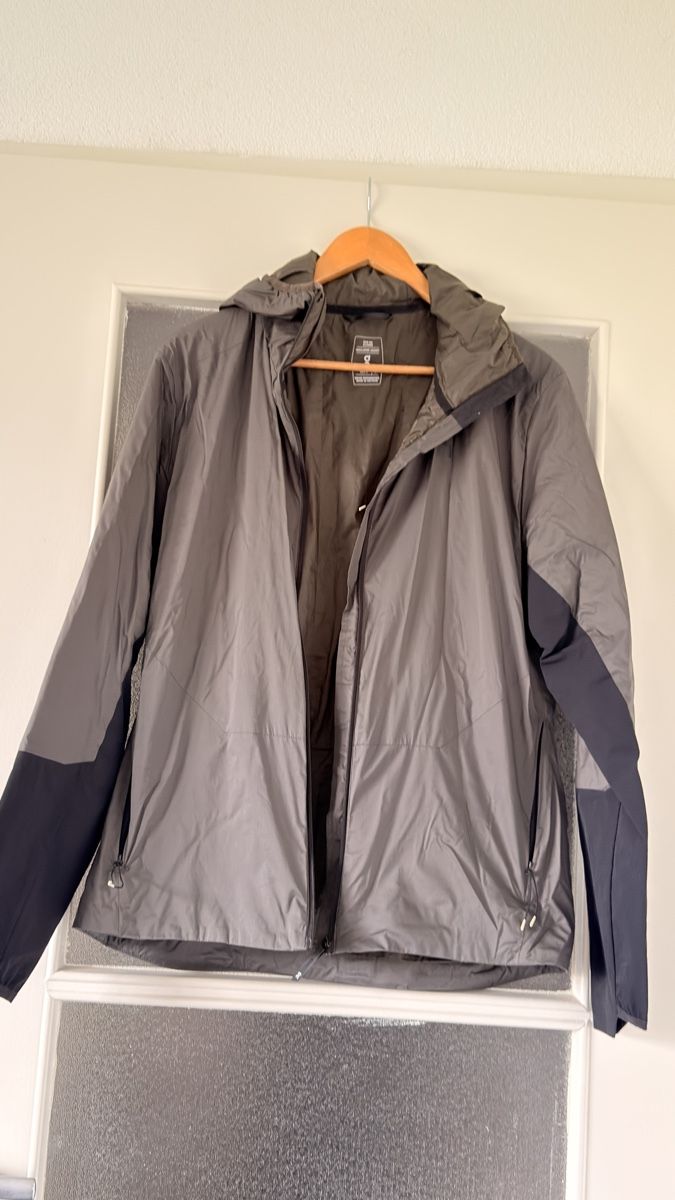 Giacche: On running Insulator Jacket taille M gris olive – Usato da Bulle venduto da LeMoleson 6