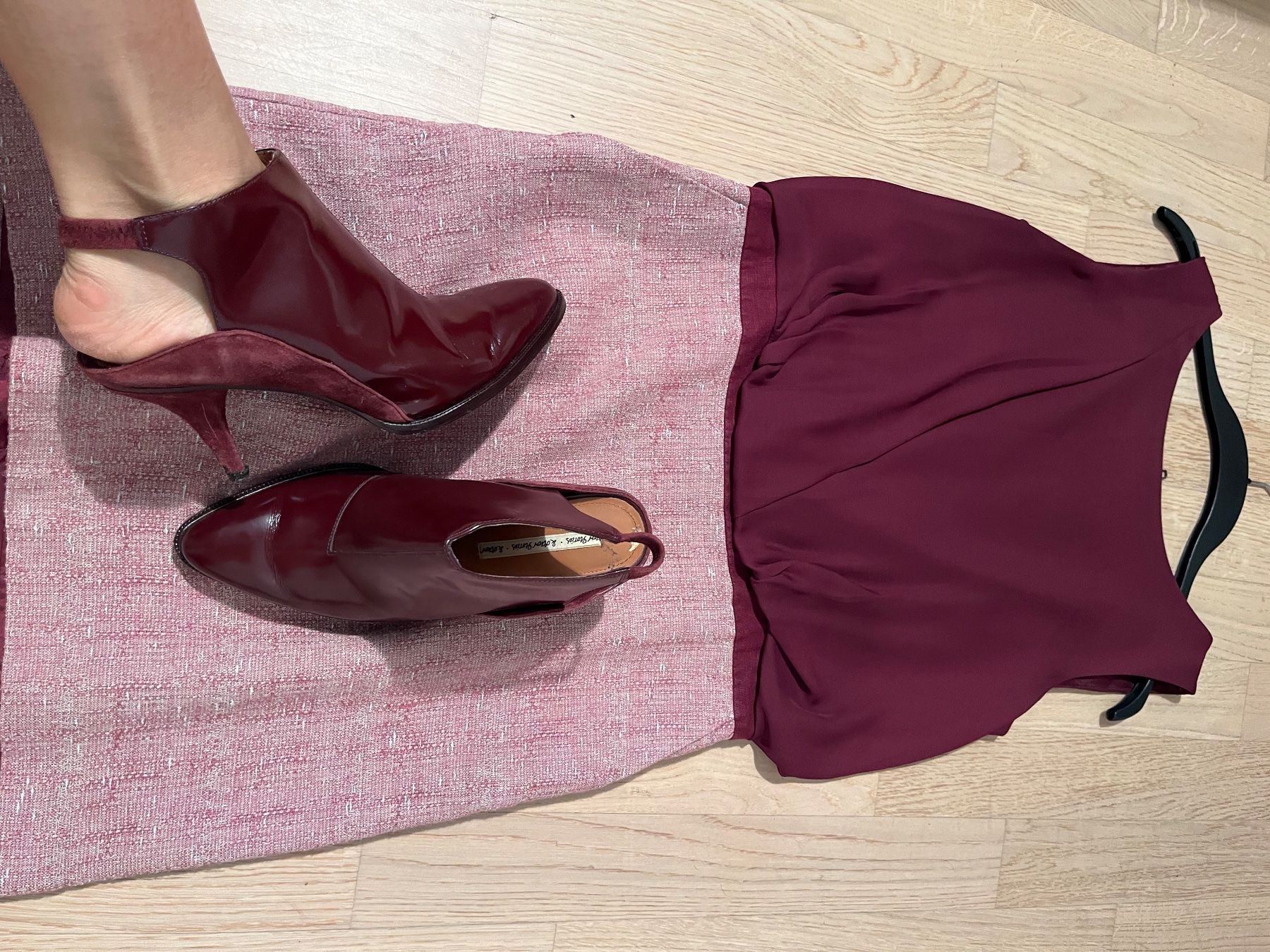 Kleiderpakete: Frauenkleid und Schuhe – Gebraucht aus Adliswil von Sale12 4