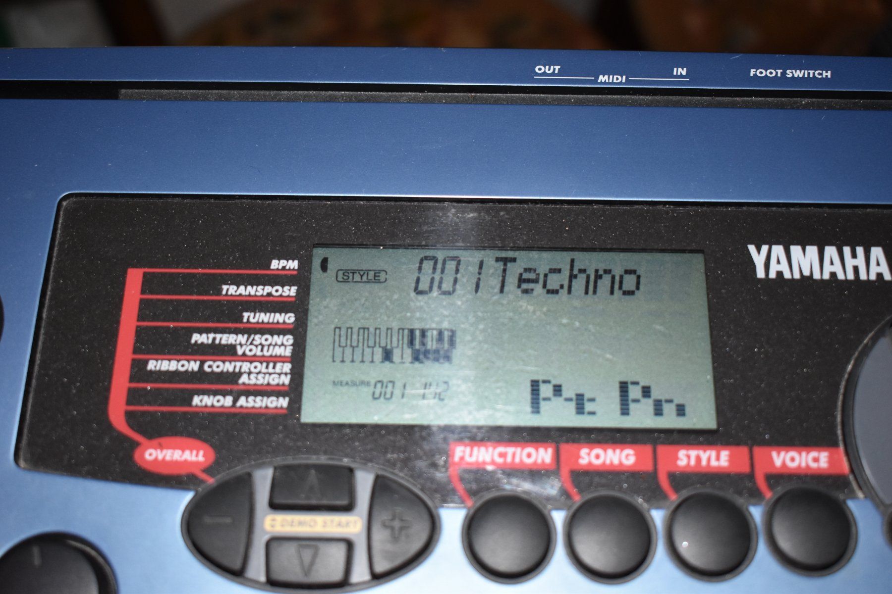 Yamaha Instruments de musique: Synthétiseur Yamaha DJX – D'occasion à Le Locle par skycomputer 7