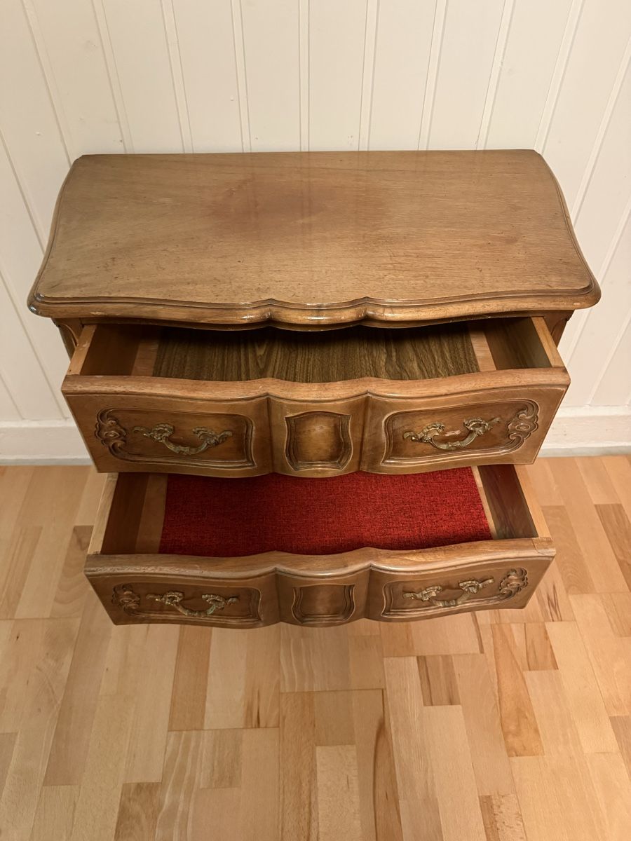 Kommoden: Louis-XV-Kommode mit 2 Schubladen – Gebraucht aus Bern von Moowee 1