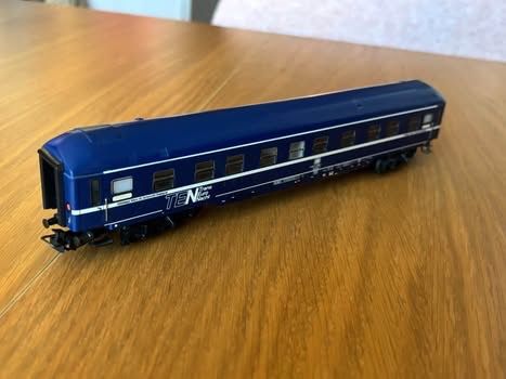 Märklin Modellini di ferrovie: Wagon Märklin voyageur  – Usato da Orbe venduto da car_8grw 2