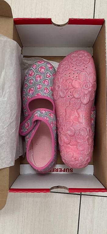 Scarpe per ragazze: Pantofole nuove tg 35 – Nuovo e nell'imballaggio originale da Gordola venduto da jel_6ntg 1