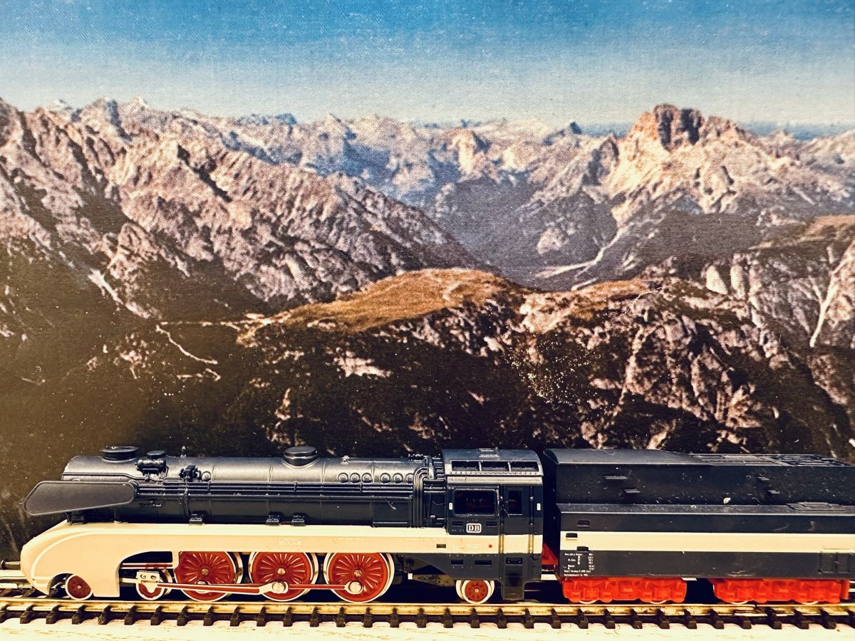 Märklin Modellini di ferrovie: Märklin 8888 DB BR 10 Stromlinienlok – Usato da Lupsingen venduto da New-Haven 1