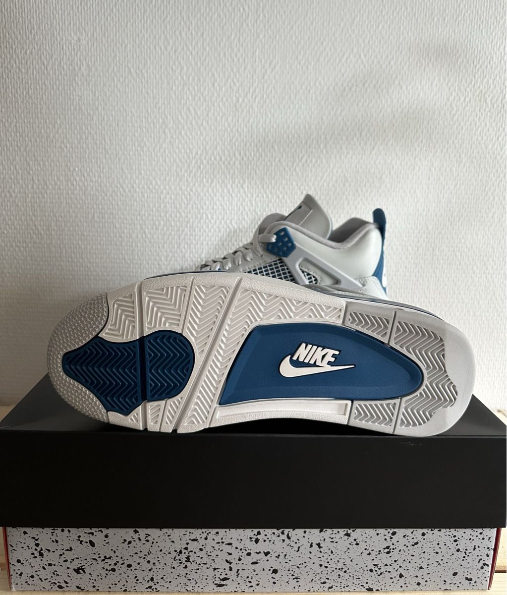 Jordan Scarpe da uomo: Jordan 4 Retro Military Blue / EU 43 – Nuovo e nell'imballaggio originale da Abtwil SG venduto da PauloDybala10 2