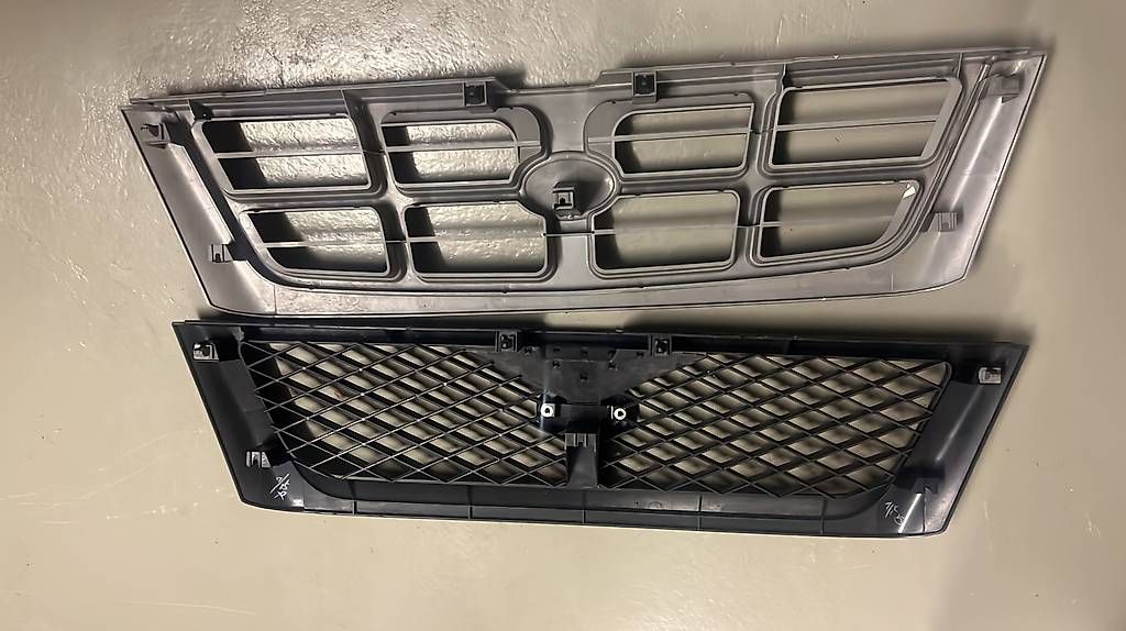 Tutti pezzi di ricambio auto: Subaru Forester Kühlergrill – Usato da Schwaderloch venduto da z_g 1