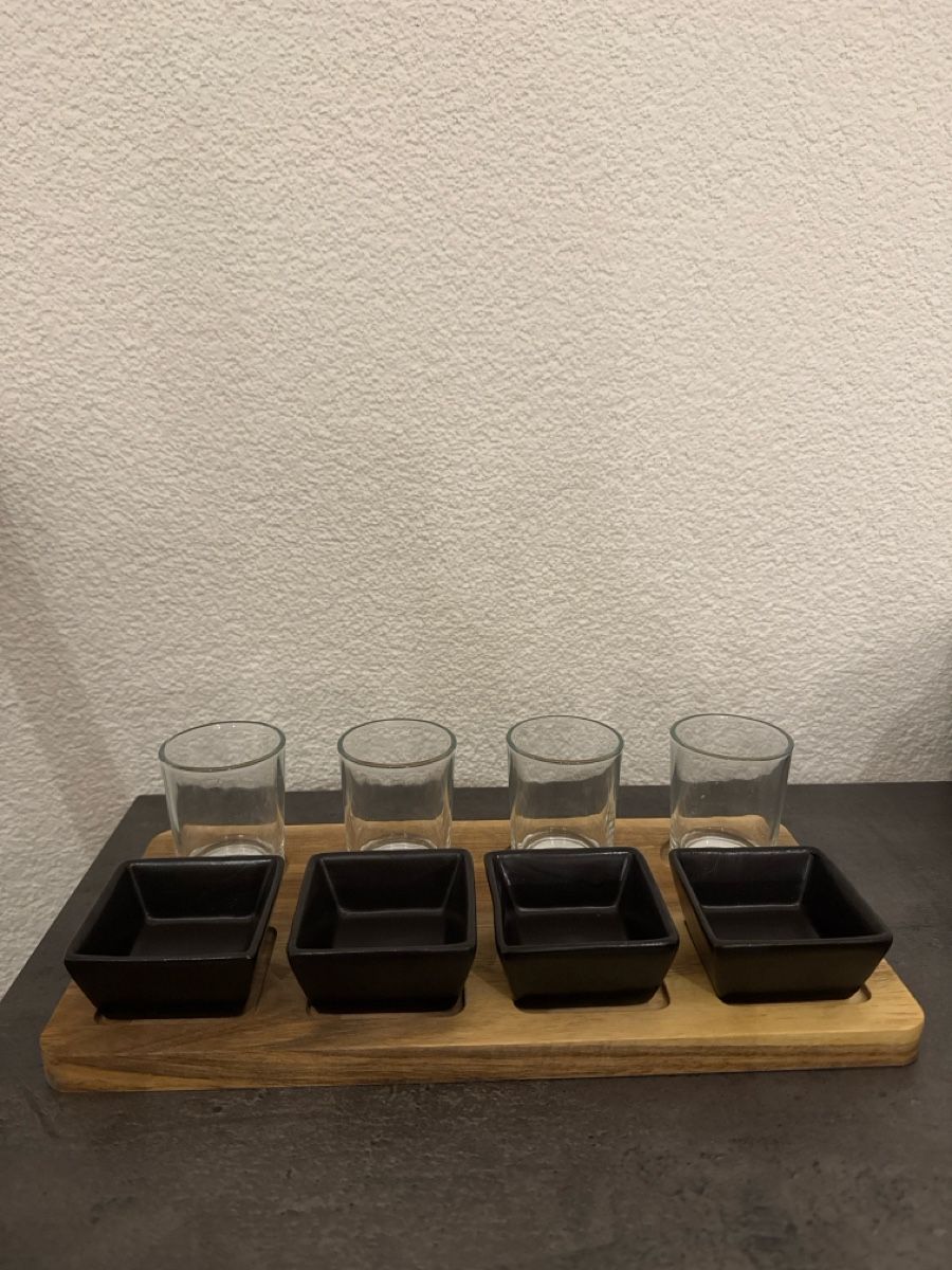 Piatti di portata: Apéro Schale mit Holzbrett – Usato da Staufen venduto da mich_05