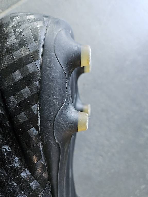 Scarpe da uomo: Fussball-Schuhe mit Noppen – Usato da Neudorf venduto da Vogelhof 1