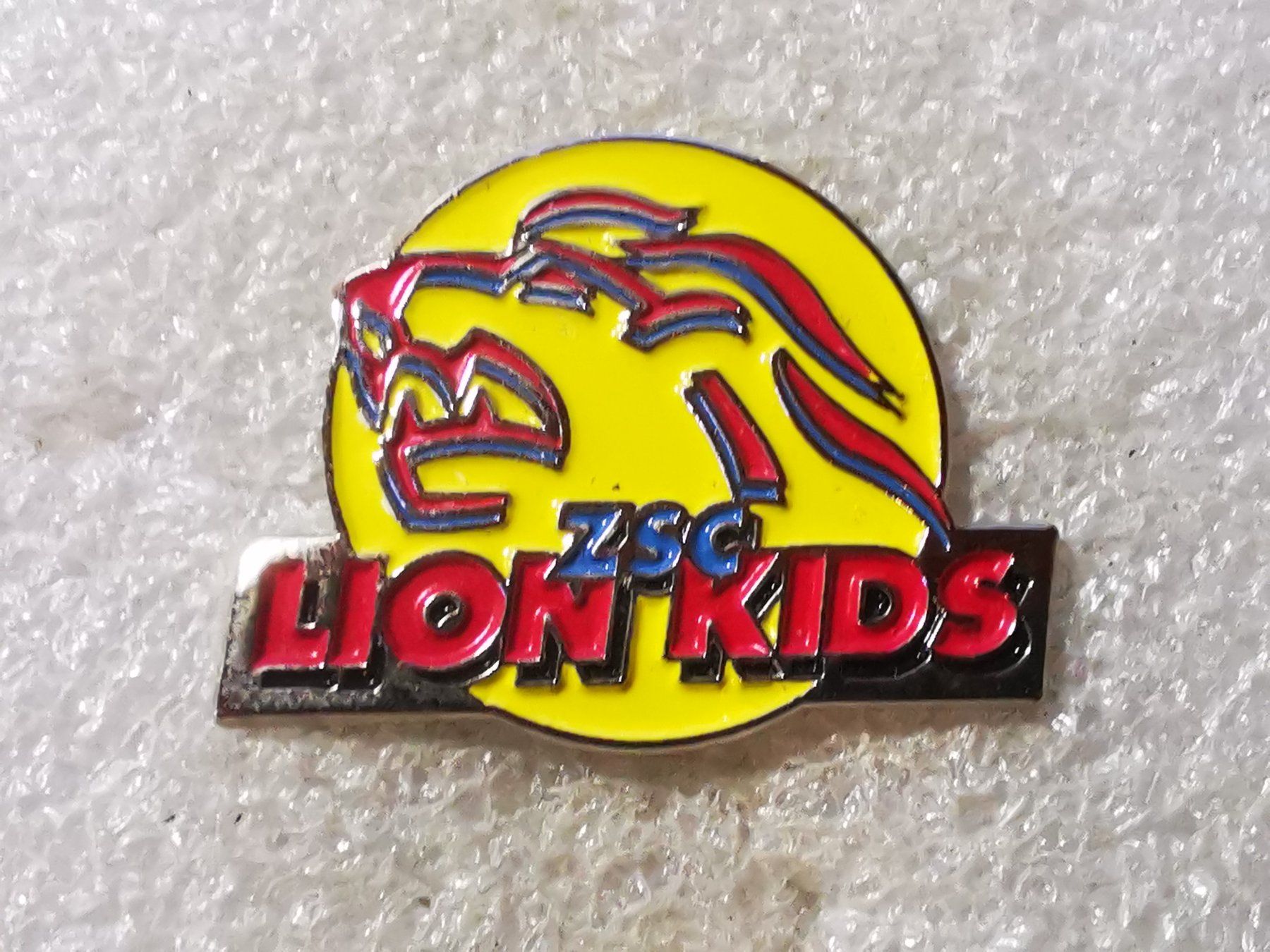 Placchette & Badge: Ansteckpin 111: Lion Kids – Usato da Oppligen venduto da Pin-Fall-Shop