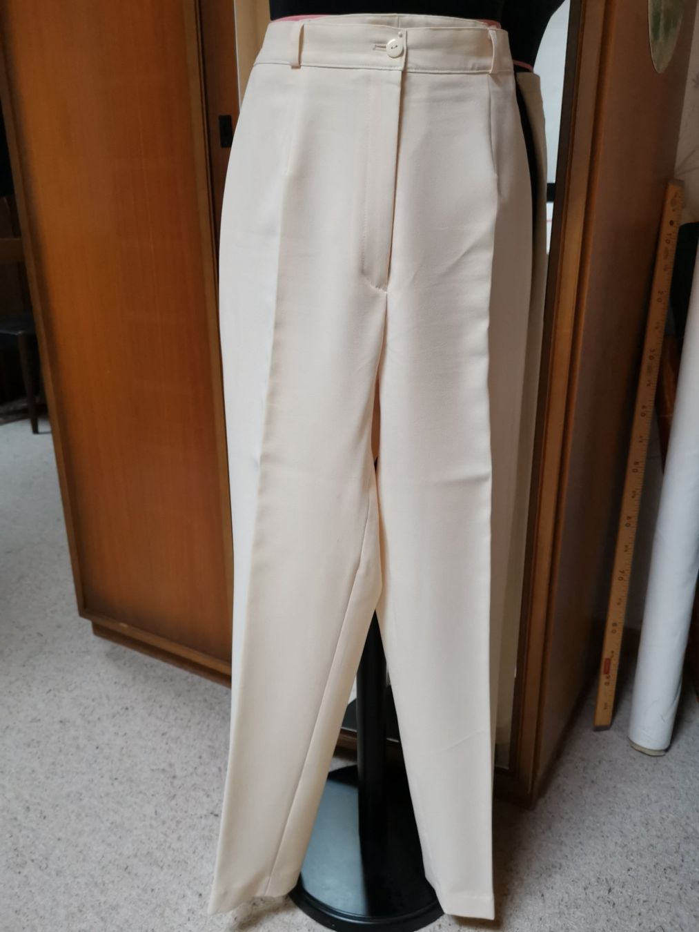 Pantalons: Damenhose beige – D'occasion à Seuzach par NaehdesignMirjam