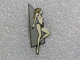 Ansteckpin 248: Frau Girl